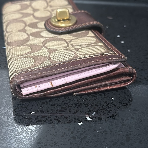 Authetic COACH Long Brown Monogram CC wallet with purple leather interior - Picture 7 of 8